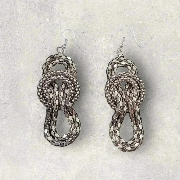 NWT 2.5” Mesh Knot Drop Earrings In Gold Tone - Picture 3 of 4